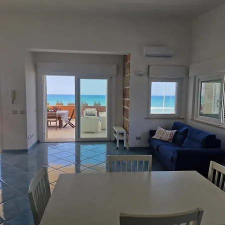 Seafront * آنسيو